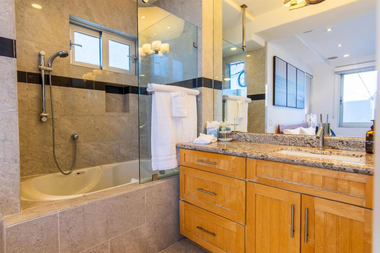 Ocean View, Two-Level Condo With Stunning View, Decks, Fast Wifi & Fireplace 샌디에이고 외부 사진